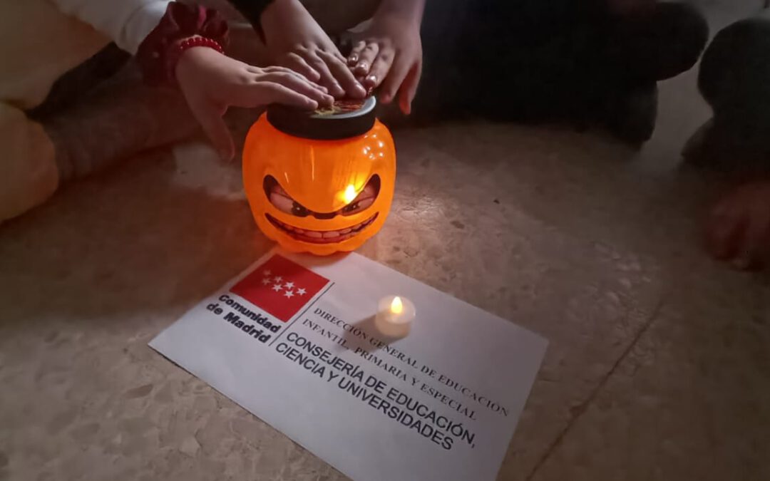 Los alumnos del programa PAAE celebran un Halloween lleno de aprendizaje y diversión